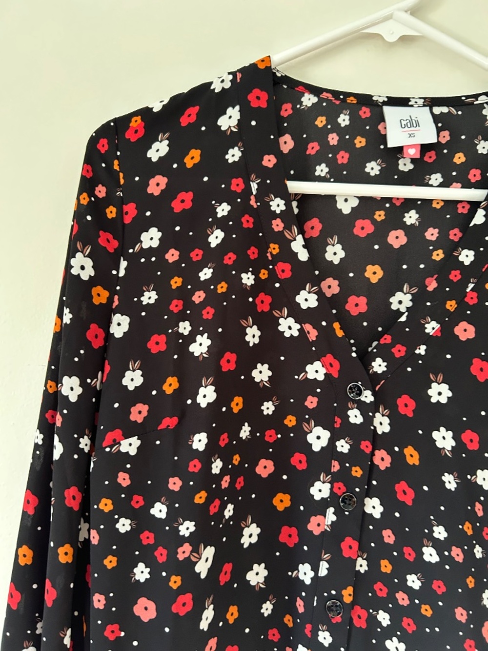 🎃CAbi Floral Print Top - Picture 4 of 12